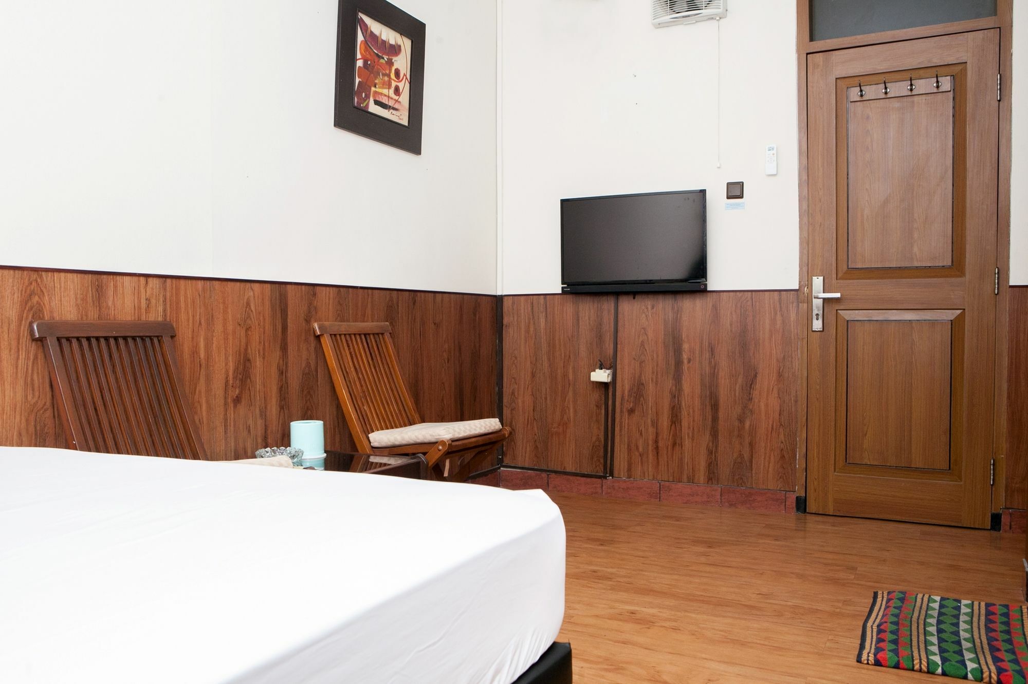 Reddoorz Plus Near Riau Street باندونج المظهر الخارجي الصورة